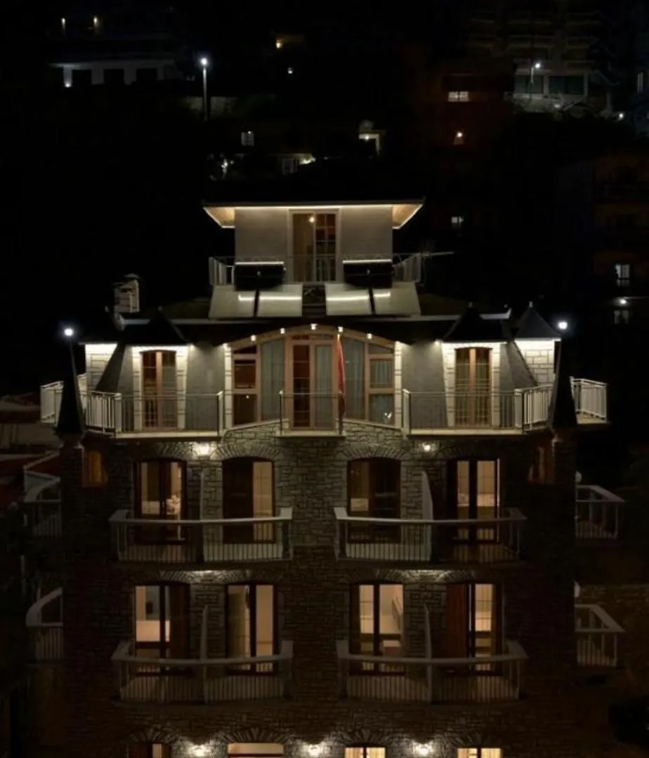 Troy Suites Sarandë 아파트